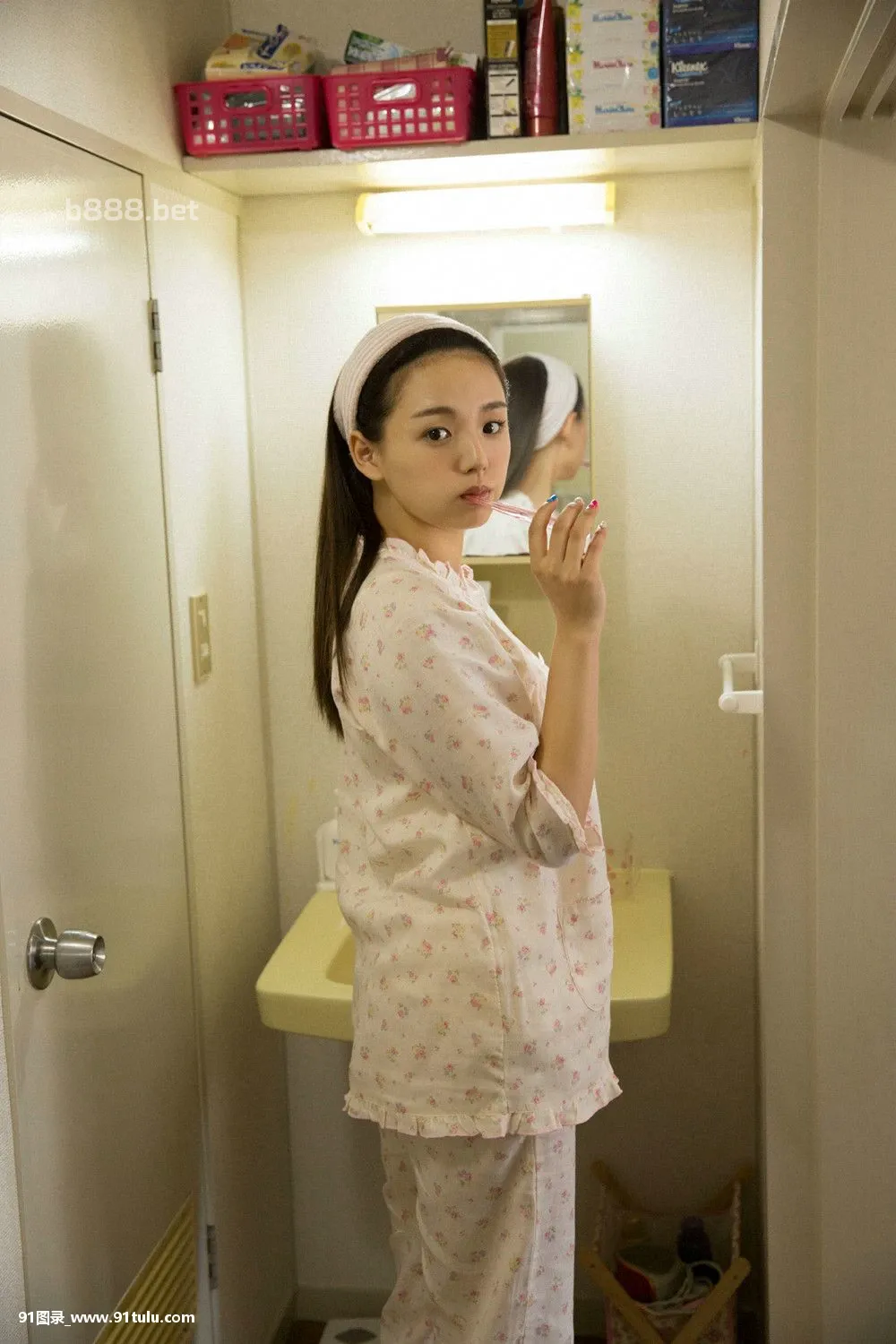 丰满小美女日常 [24P][写真 撮れない 保存 できない]