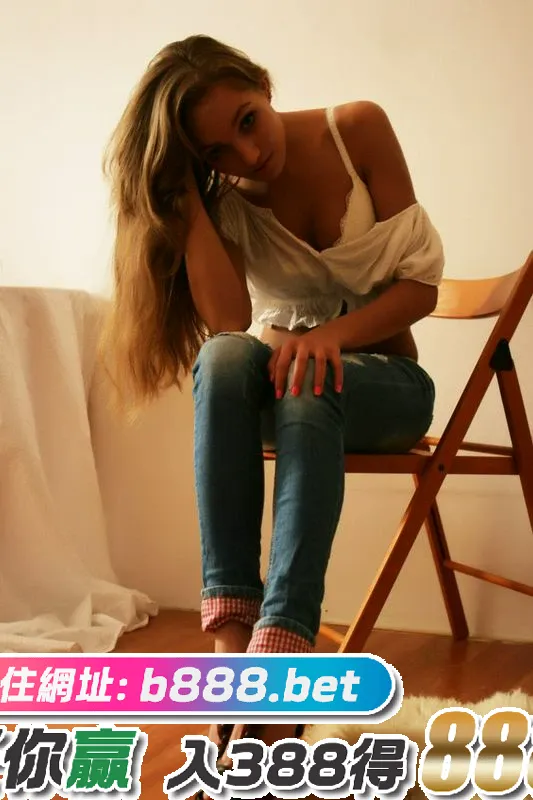 欧美完美无瑕的身体再加上标志的脸蛋确实称的上是绝色名模 [18P][サイクリング 写真]