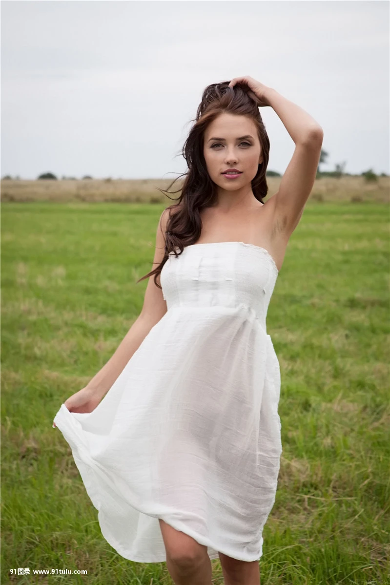 Niemira Farmfe [22P][ハワイ シアター 写真]