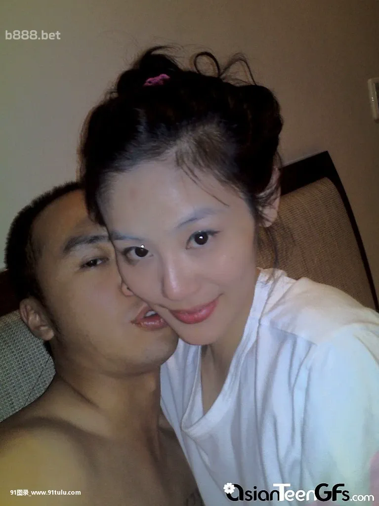 Hot young GF with hairy pussy likes to suck cock [9P][カナダ ビザ 写真]