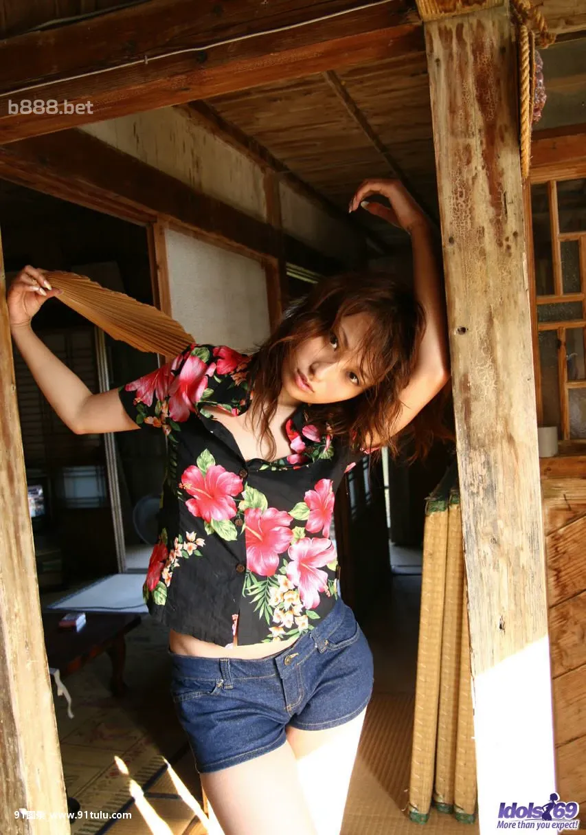 Lovely and hot teen model enjoys showing off her naked body on the beach [15P][google ドライブ 写真 一括 ダウンロード]