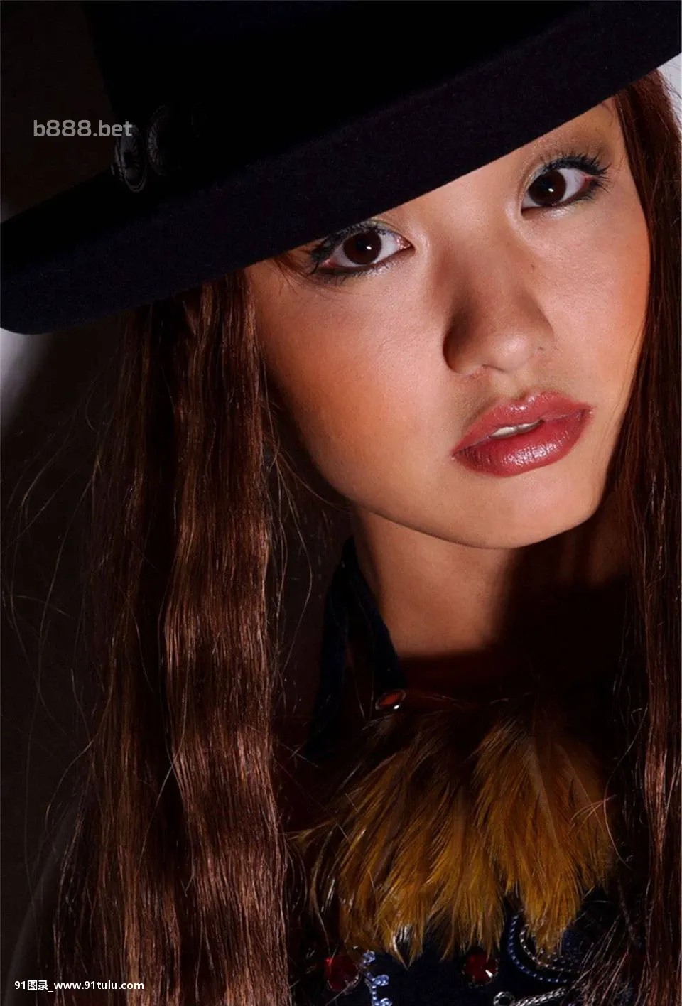 西部小牛仔骚逼 [23P][王 李丹妮 裸照]