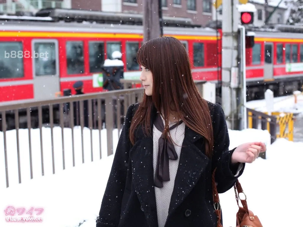 冬日泡温泉的女孩 [21P][カルロス エドゥアルド ロブレド プッチ 写真]