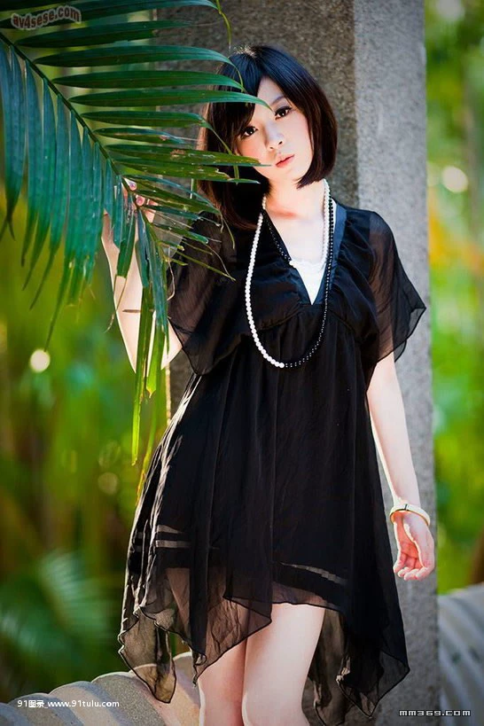 惊艳脱俗的院校美女校花 [11P][月刊 コムアイ 嘘 写真 二階堂 ふみ]