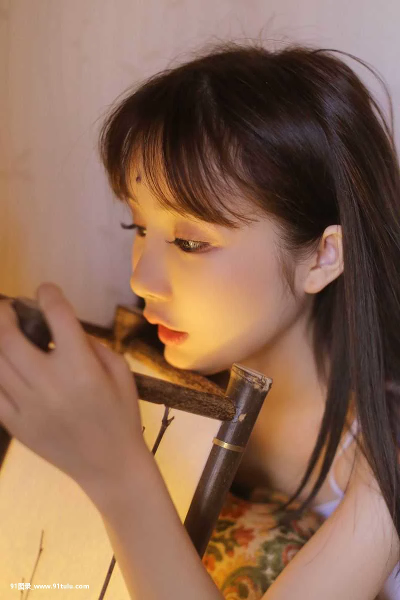 可爱小萝莉 [24P][周冬雨 走光]