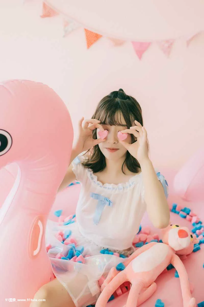 顽皮少女 [17P][抄底 偷拍]