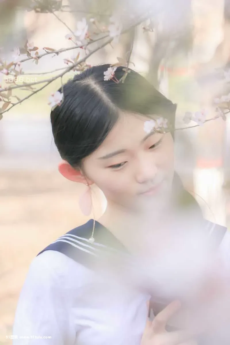 落樱少女 [18P][米莉 芭比 布朗 裸照]