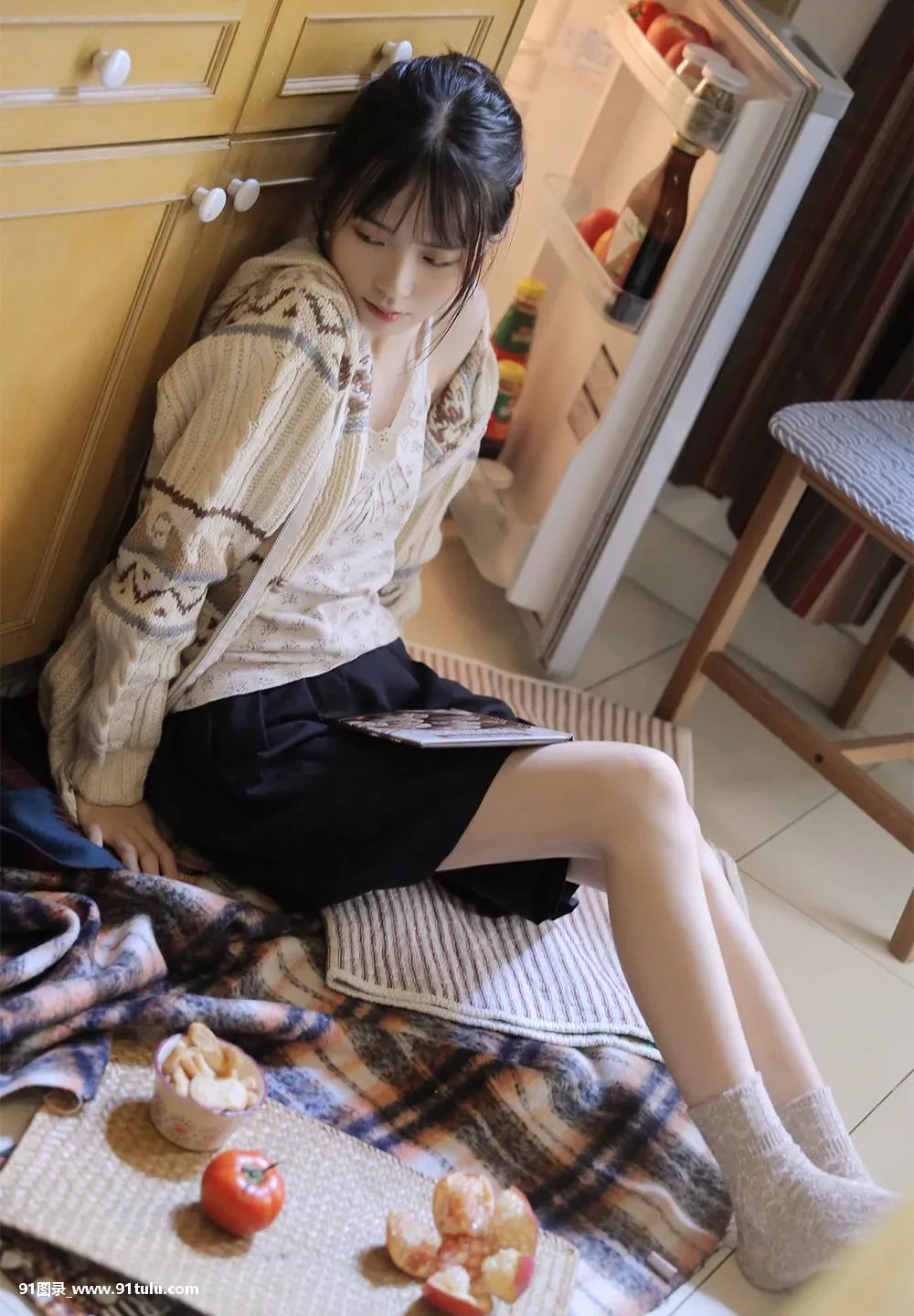 网络热门美少女 [20P][香港 裸照]