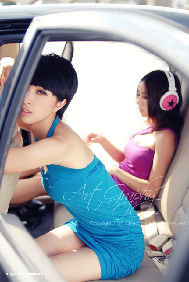 MM清纯写真套图 迷人大眼吸人眼球 [28P][李伯毅 裸体]