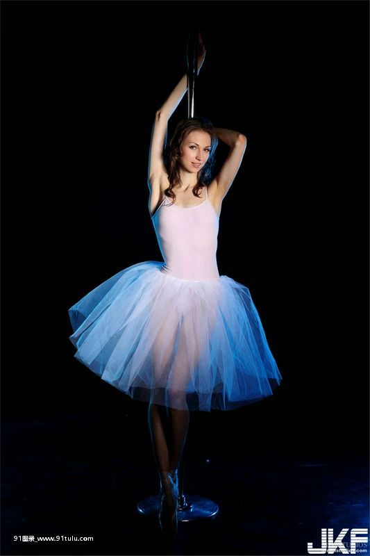 性感女孩4555IraBlueBallerinaRes [83P][raw data 写真]